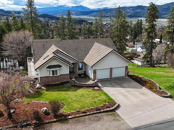 932 E 10th Ave, Colville, WA 99114