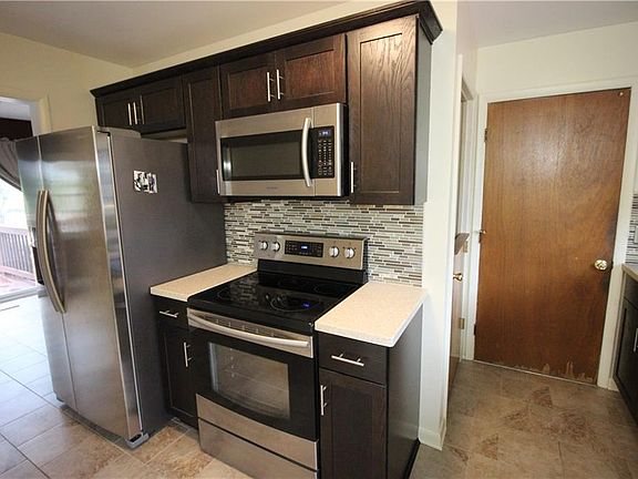5th image of 143 Gate House Trl