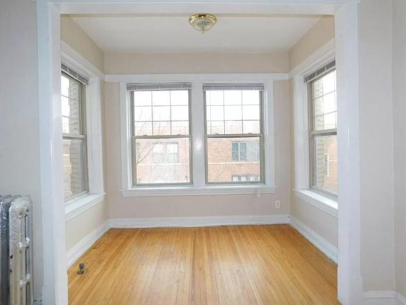 3rd image of 548 Elmwood Ave #556-3