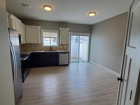 5th image of 656 S Saturn Ave Unit A