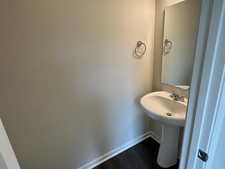 440 Couples Dr — Photo 3