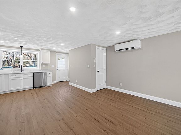 5th image of 13 Radcliffe Rd #A