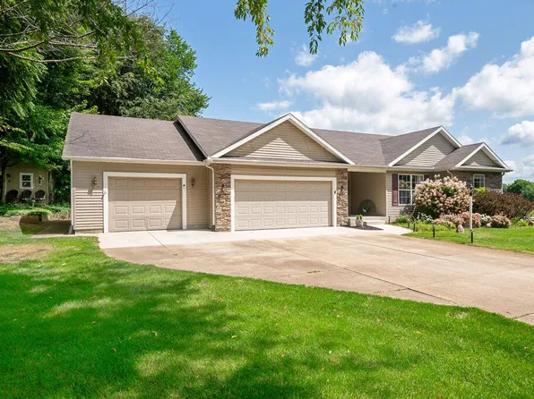 3935 Hidden Valley Trl S, Niles, MI 49120