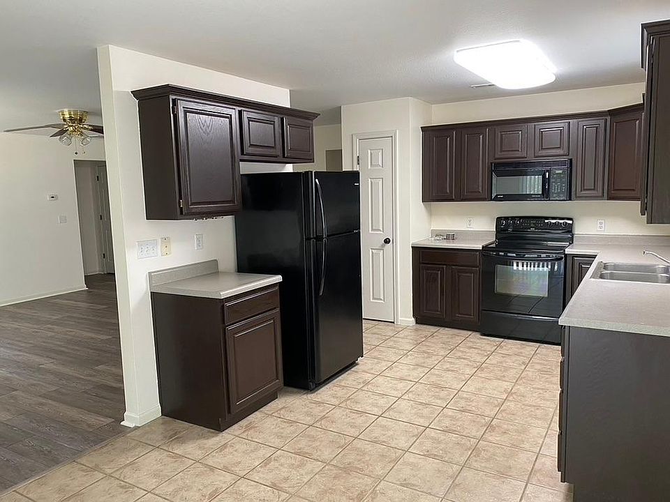 1st image of 2200 Silver Leaf Ct