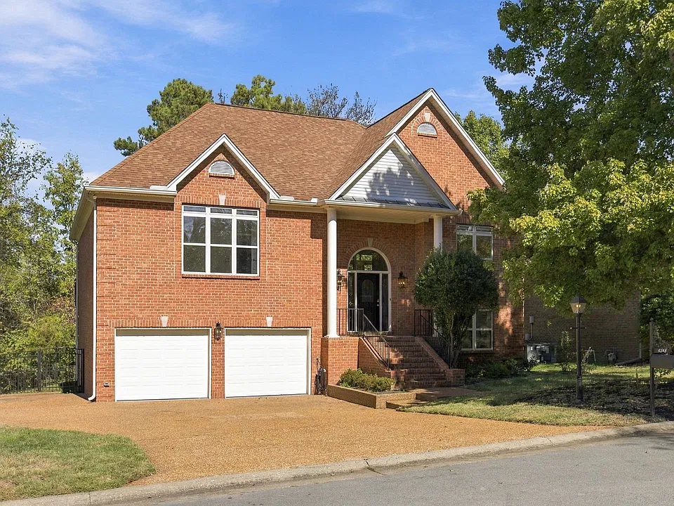 4848 Peninsula Pointe Dr