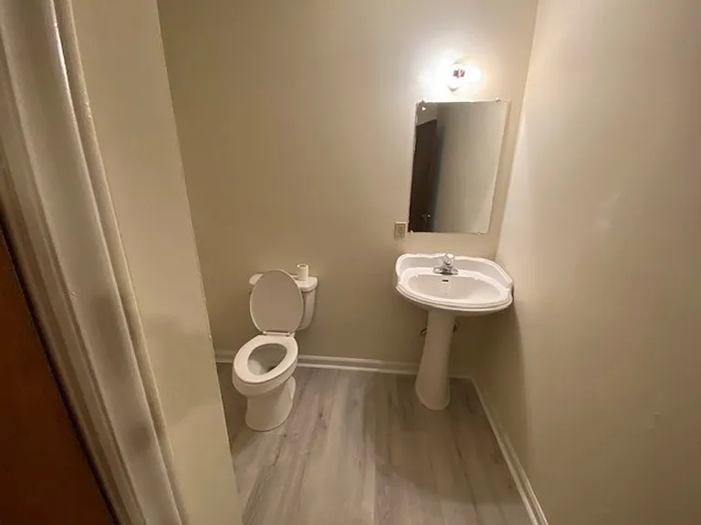 2485 Michelle Drive - Triplex — Photo 5