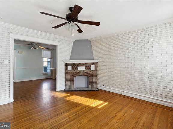 3rd image of 638 Jamestown St