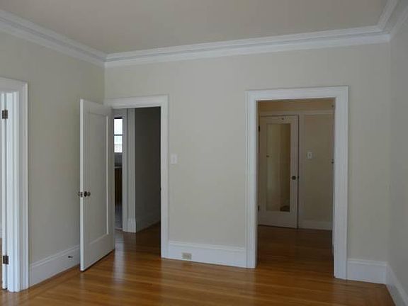 5th image of 725 Buena Vista Ave W APT 4