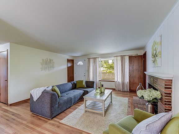 4th image of 11545 1st Ave NE