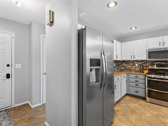 5th image of 1523 3rd Ave SE