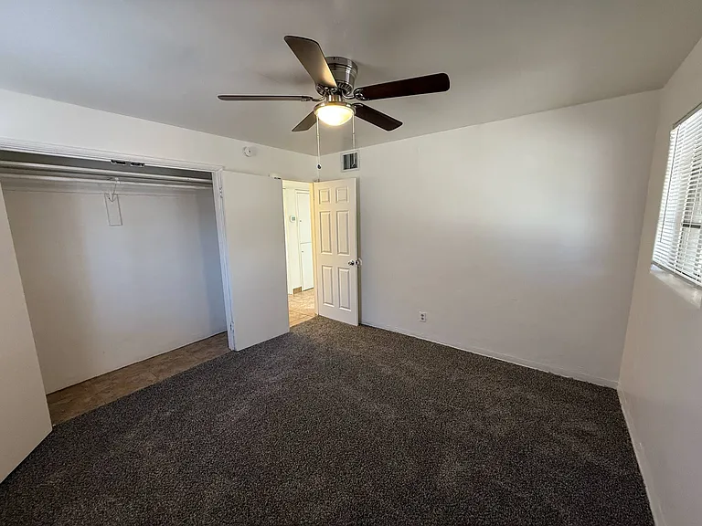 1325 N Venice Ave — Photo 20