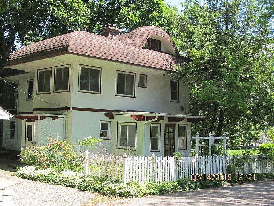 1st image of 1562 Spruce Dr