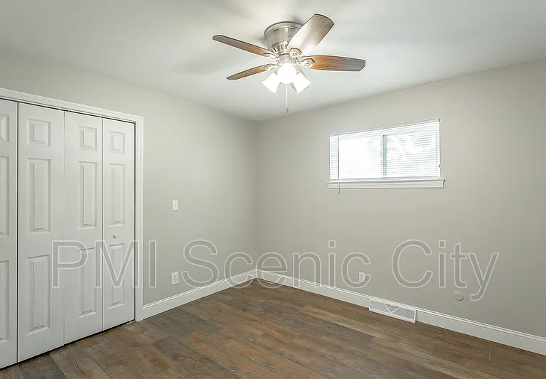 1375 Orbit Dr — Photo 17