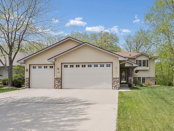 2nd image of 1021 Prairie Ridge Ln