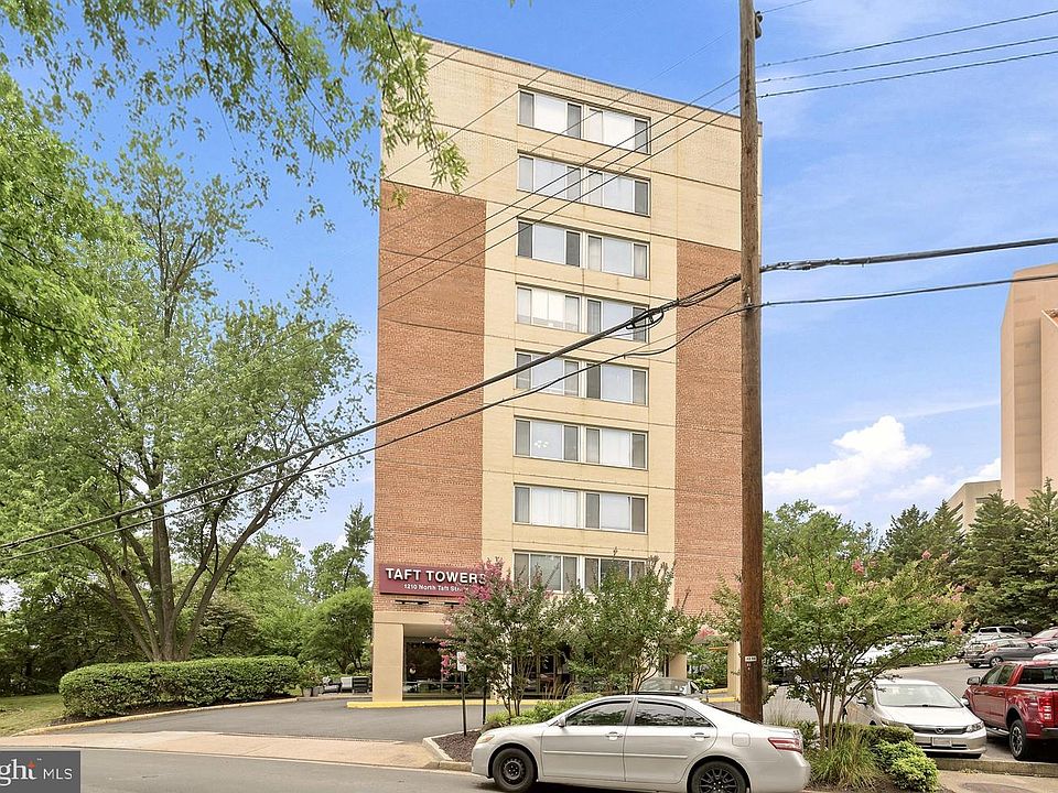 1st image of 1210 N Taft St APT 811