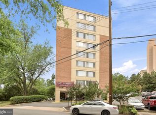 1210 N Taft St APT 811, Arlington, VA 22201