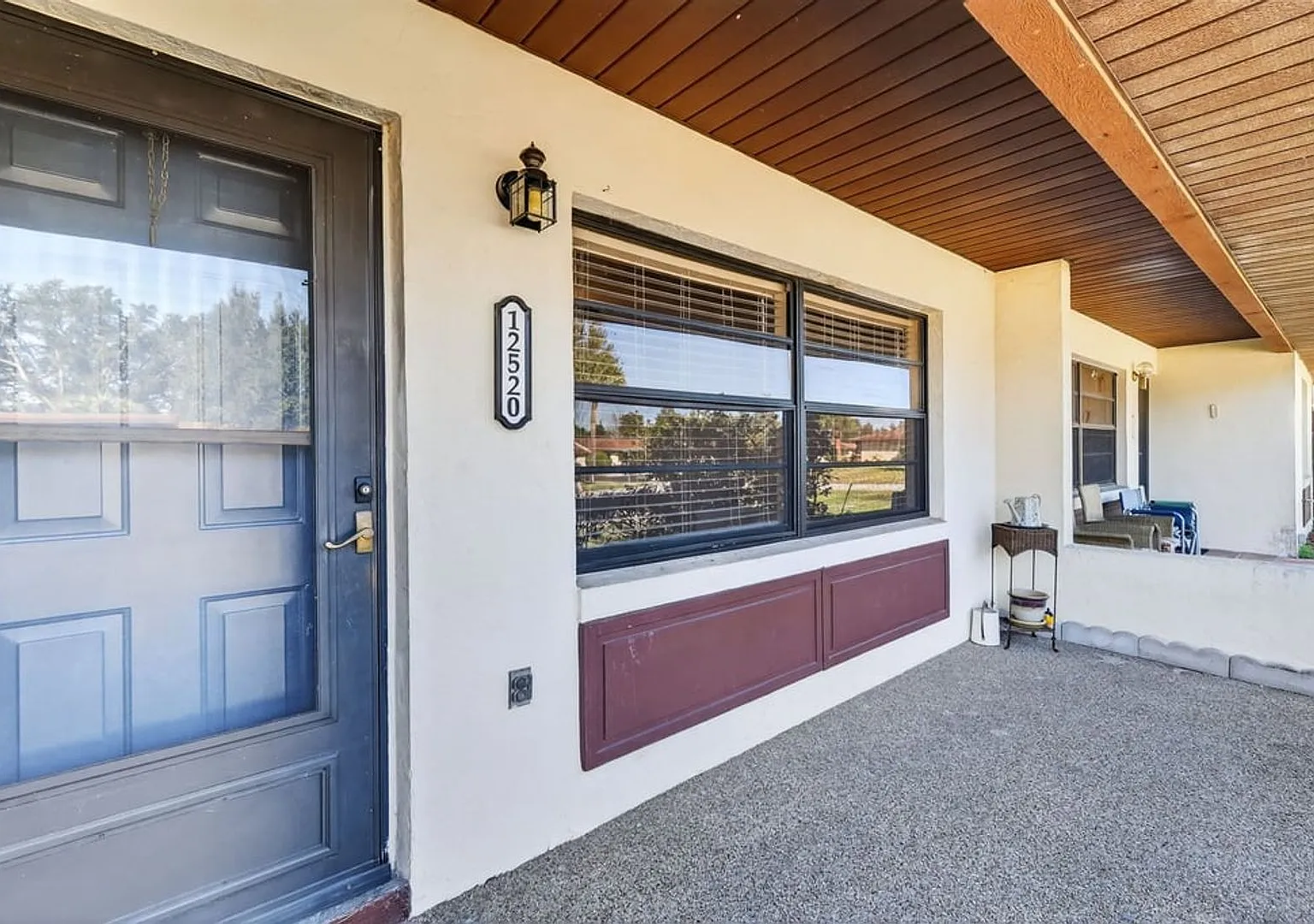 Charming 55+ 2-Bedroom Condo with Community Pool in Tavares — Photo 2
