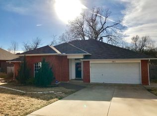 701 S Greengate Dr, Yukon, OK 73099