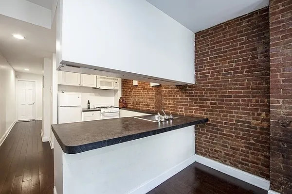 Rented by Creed Realty Group | media 11