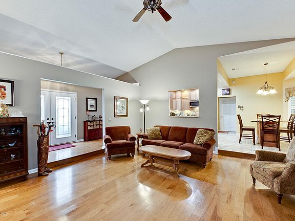 5th image of 1778 Grassington Way S