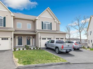 138 Wells View Rd #138, Shelton, CT 06484