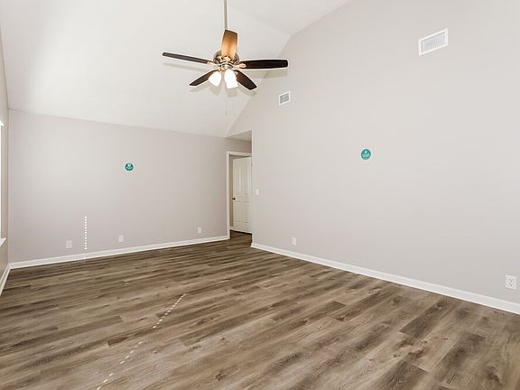 5th image of 2832 Islington Dr