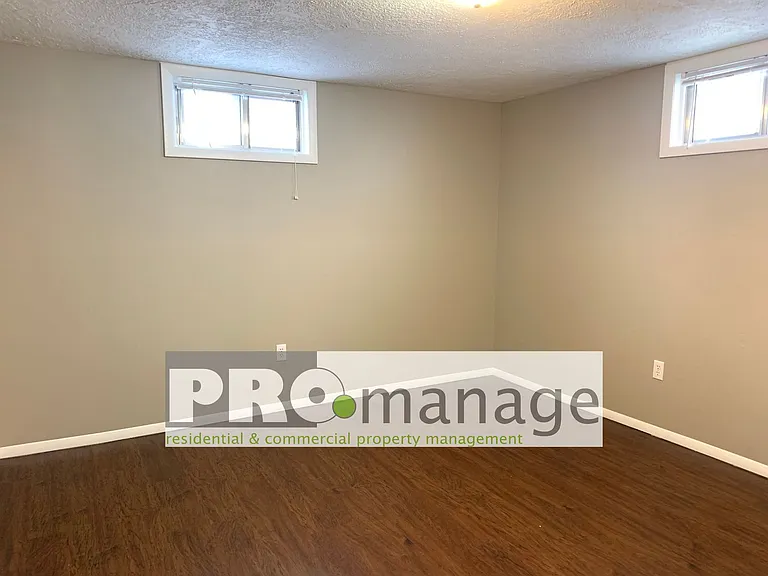 900 Spratt Ave — Photo 12