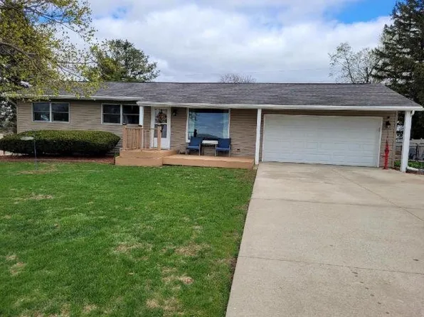 3397 Hilldale Dr, Freeport, IL 61032