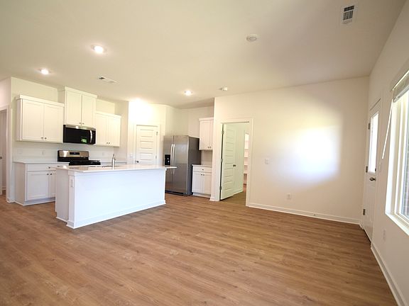 3rd image of 346 Texas Ave