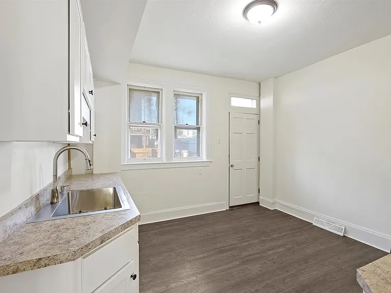 2312 Orange St — Photo 4