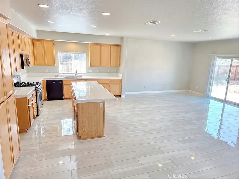 15338 Baxter St — Photo 15