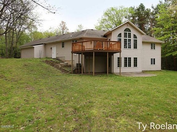 3rd image of 2189 Timber Valley Dr NE