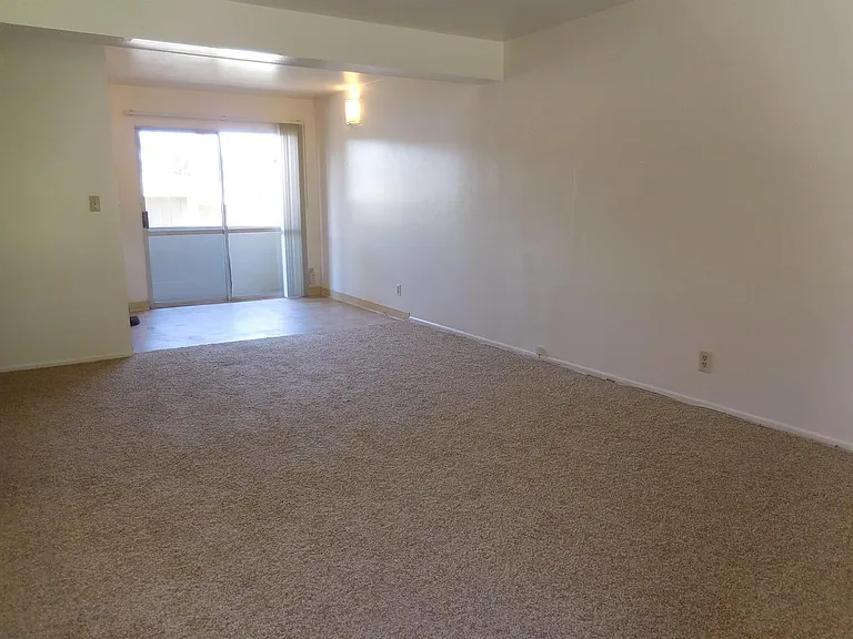807 Embarcadero Del Norte #4 — Photo 1
