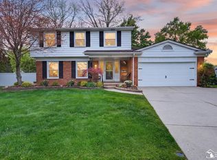 2105 Vernon Ct, Trenton, MI 48183