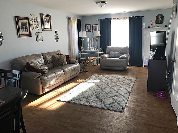 2nd image of 635 Cairn Cir