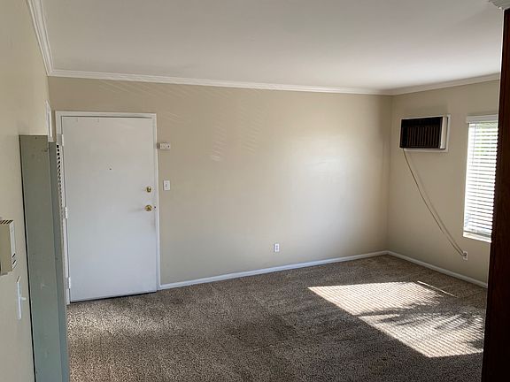 4th image of 4571 Utah St #4