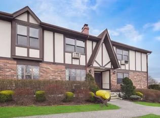 319 Sierra Vista Ln, Valley Cottage, NY 10989