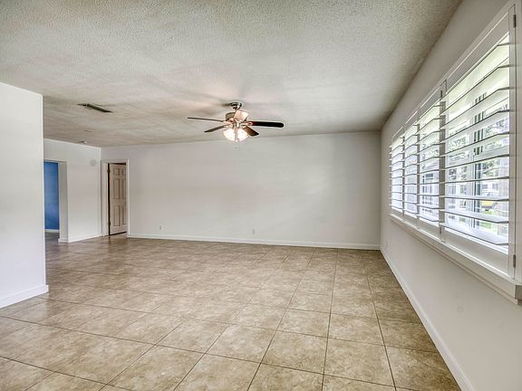 3rd image of 4359 Daffodil Circle N