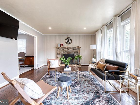 4th image of 7820 Ballston Rd