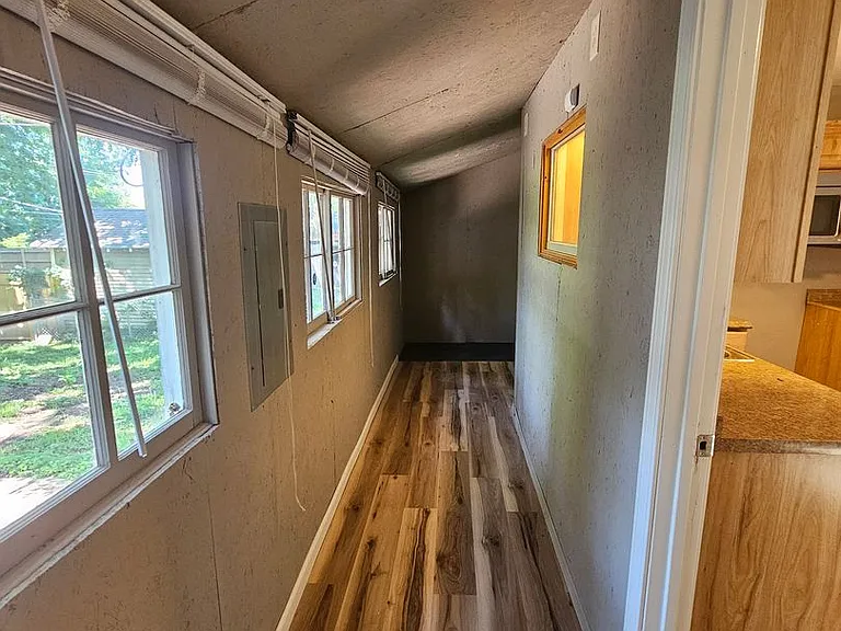 1030 W Scott St — Photo 7