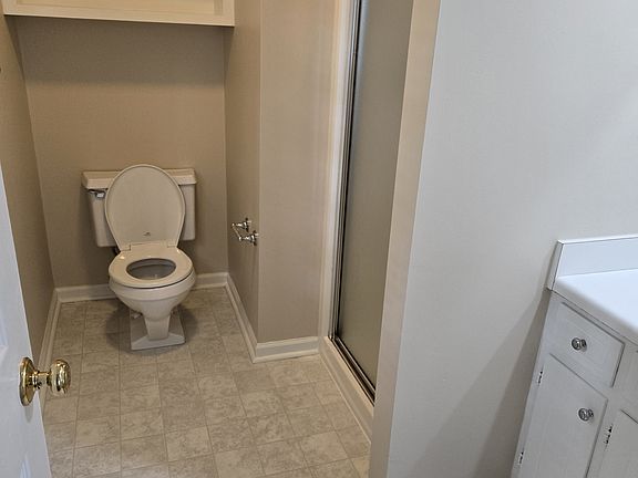 5th image of 1911 Pinemont Cir