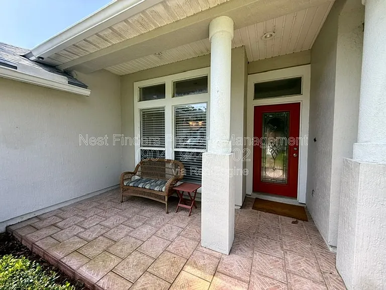 801 Derby Ln — Photo 2