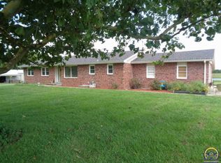 10530 SW Stewart Rd, Wakarusa, KS 66546