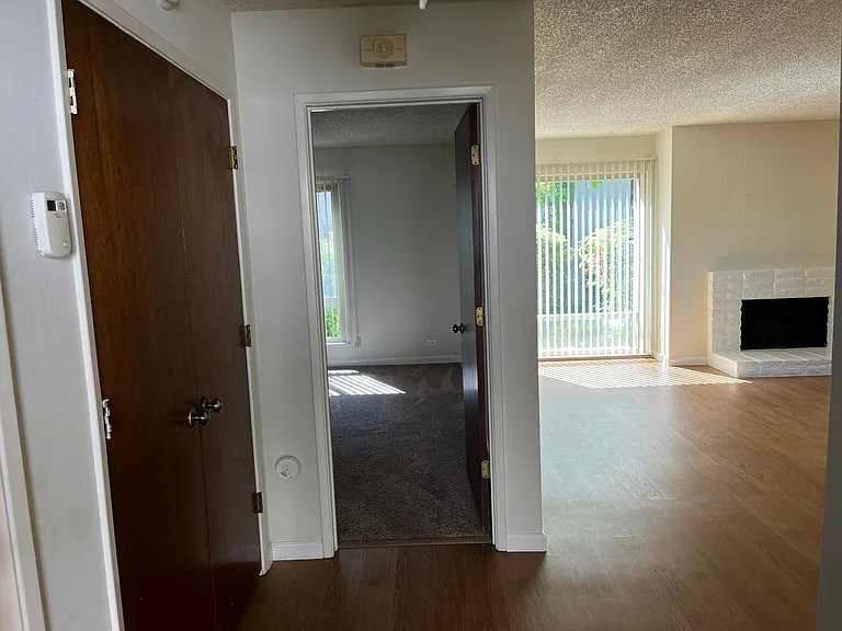 1217 Montego — Photo 10