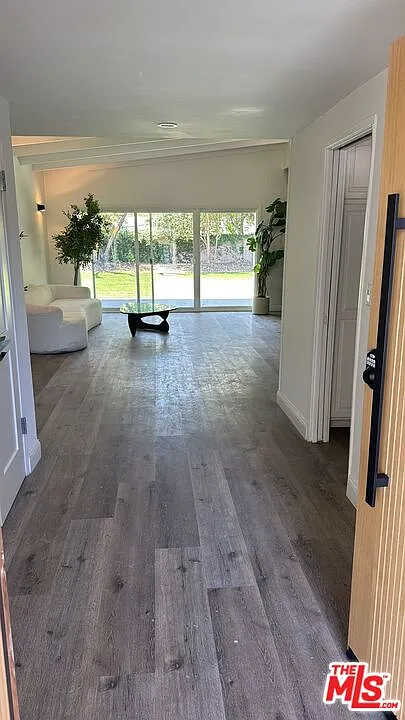 4 bed, 3.0 bath, 2216 sqft, $7,200 — Photo 4