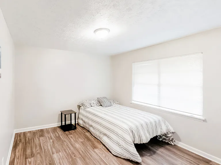 Lorenzo Dr SW — Photo 1