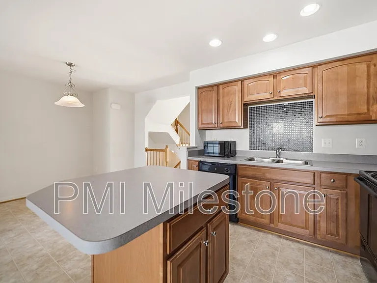 1247 Mare St — Photo 6