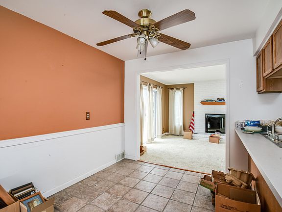 3rd image of 7401 Cochise St