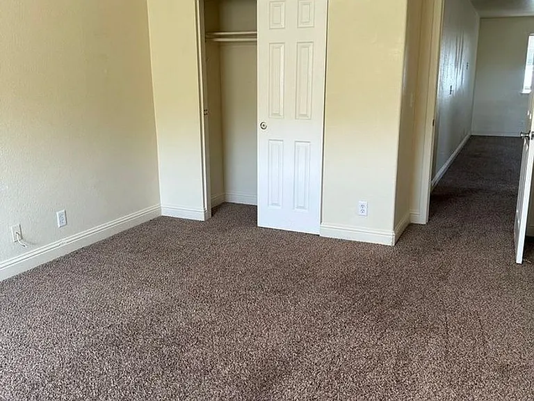 2319 Cool Springs Ct — Photo 6