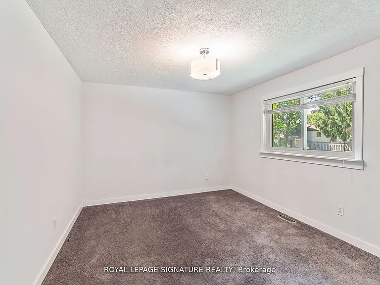 4 Patricia Ave #UPPER — Photo 35